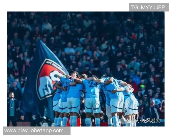 马刺队哈珀脚踝受伤佩戴保护靴拄拐杖离开球馆希望早日康复 马刺队哈珀脚踝受伤佩戴保护靴拄拐杖离开球馆希望早日康复