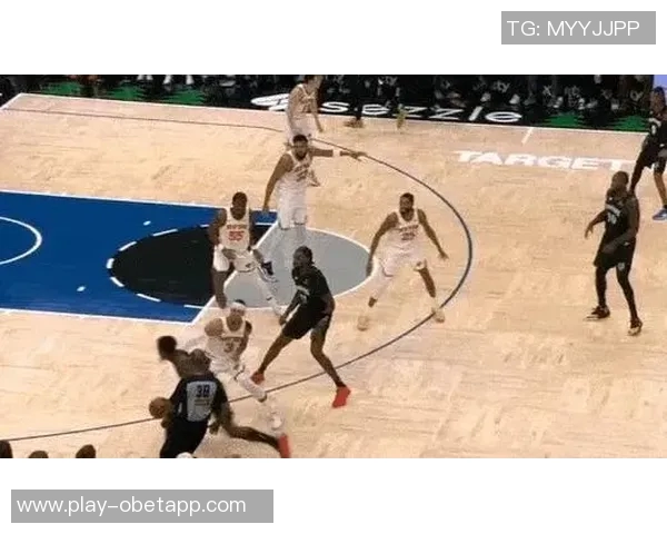 里德表现出色但仍需提升11投7中斩获18分7篮板2助攻1抢断1盖帽三分球命中率待加强 里德表现出色但仍需提升11投7中斩获18分7篮板2助攻1抢断1盖帽三分球命中率待加强